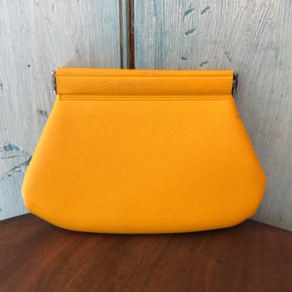 Vintage 1950’s “cosmetiques” mustard pouch for purse w/silver script & pictures - Picture 3 of 11